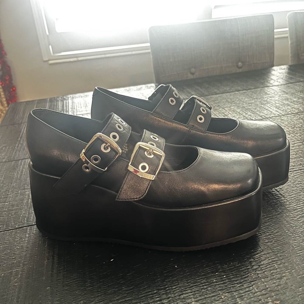Free People women’s 8  Rhys Black Platform grommet Buckle Maryjane’s